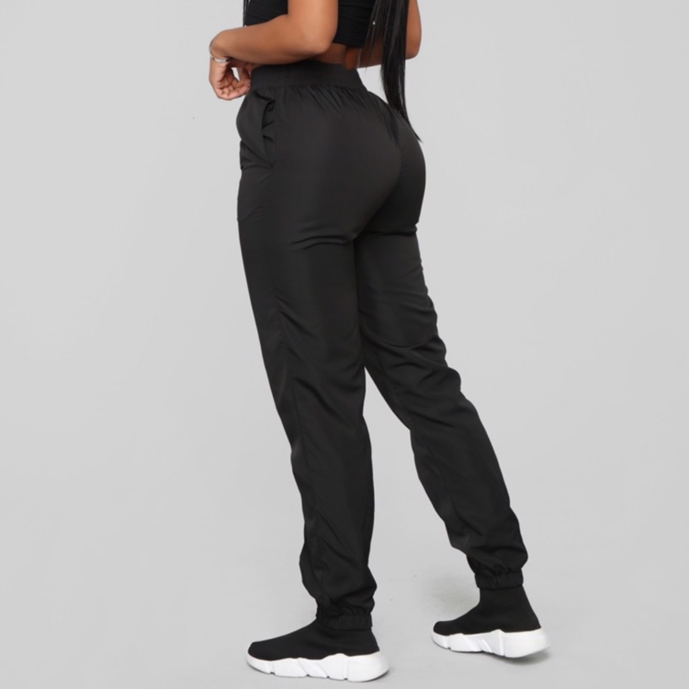 FASHION NOVA Iliana Windbreaker Joggers
